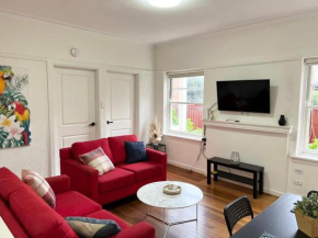 Elwood Gem- 3 Bedroom Apartment